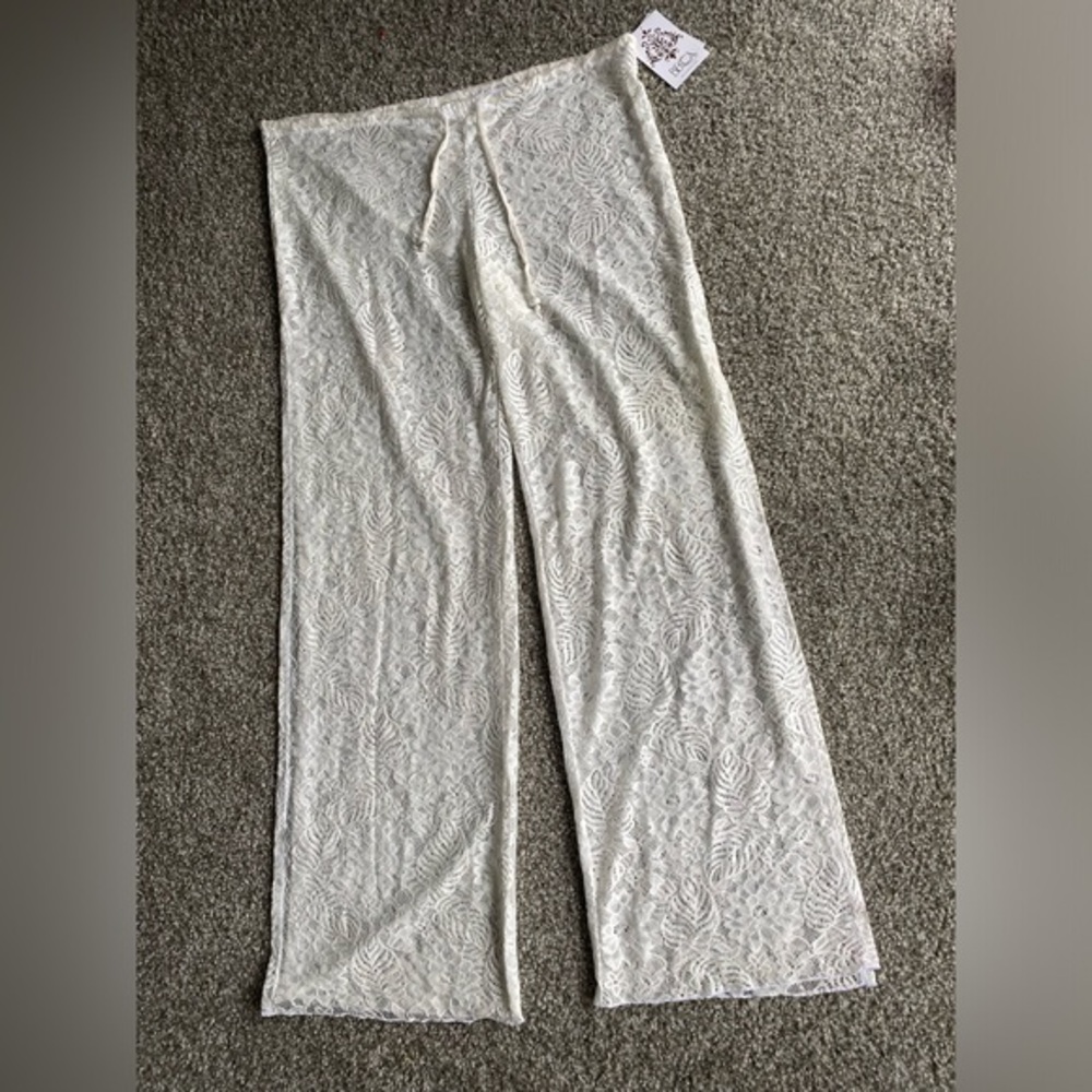 BECCA NWT platinum crochet split beach pants / bathing suit cover size medium